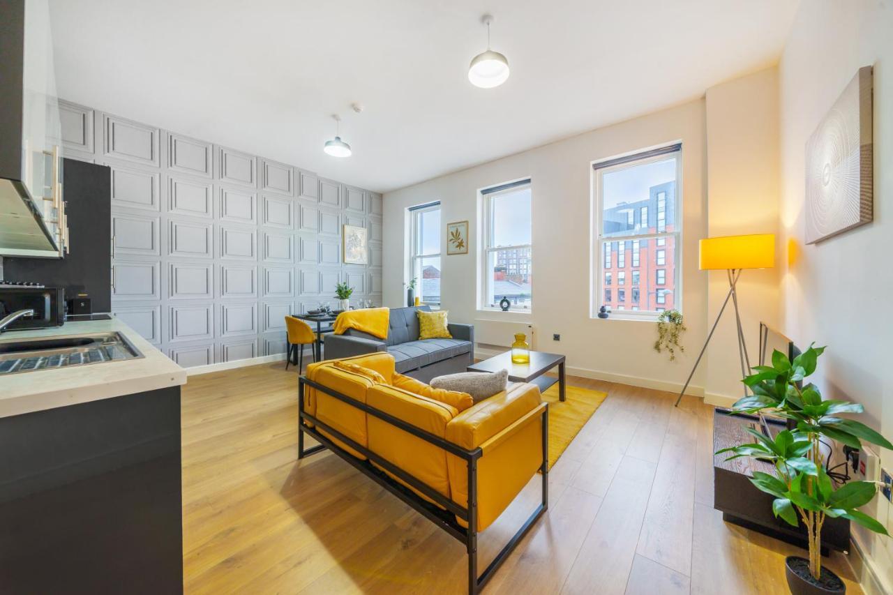 Spacious City Centre Apartment - Sleeps 8 Ливърпул Екстериор снимка